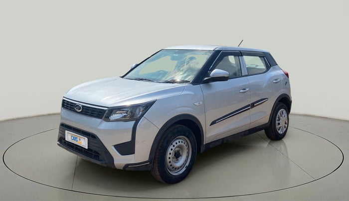 2020 Mahindra XUV300 W4 1.2 PETROL, Petrol, Manual, 20,294 km, Left Front Diagonal