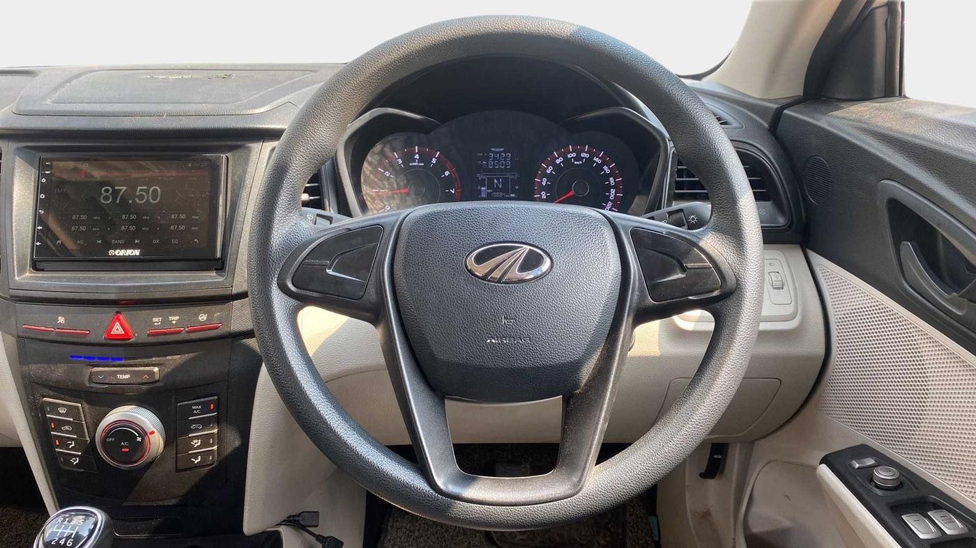 2020 Mahindra XUV300 W4 1.2 PETROL, Petrol, Manual, 20,294 km, Steering Wheel Close Up