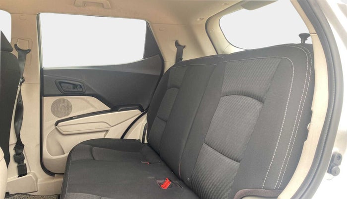 2020 Mahindra XUV300 W4 1.2 PETROL, Petrol, Manual, 20,294 km, Right Side Rear Door Cabin