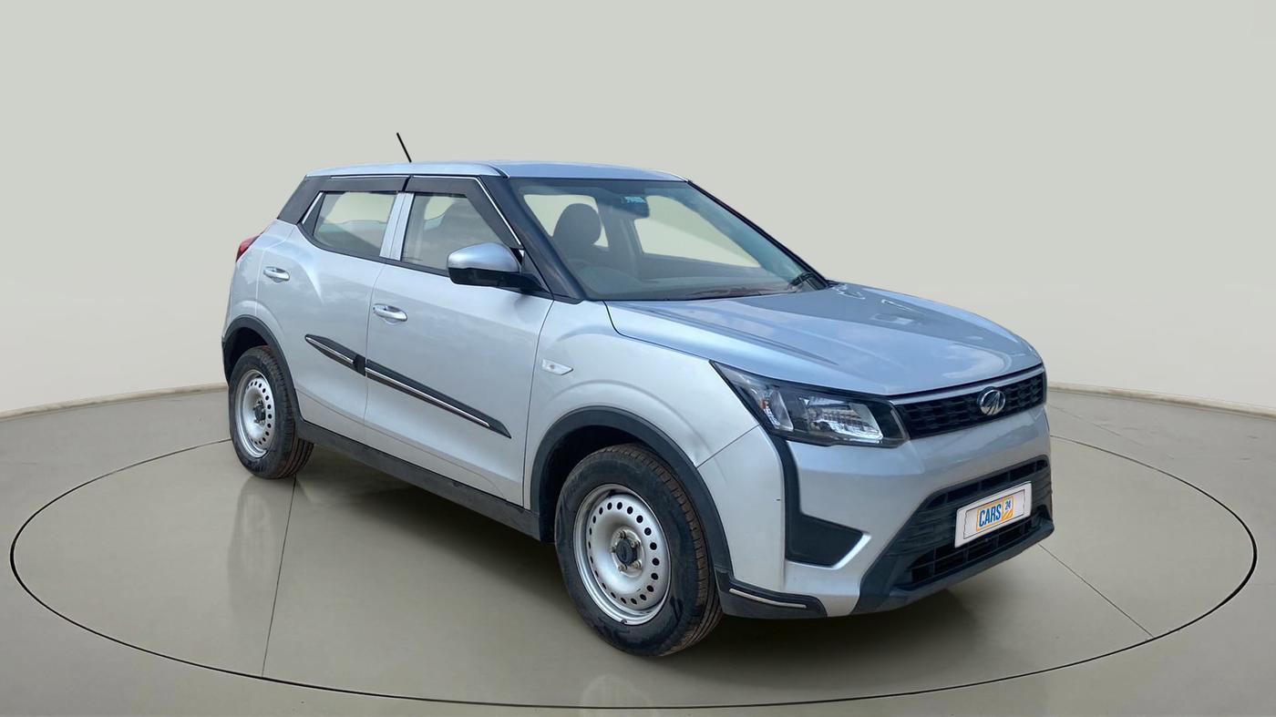 2020 Mahindra XUV300 W4 1.2 PETROL, Petrol, Manual, 20,294 km, SRP