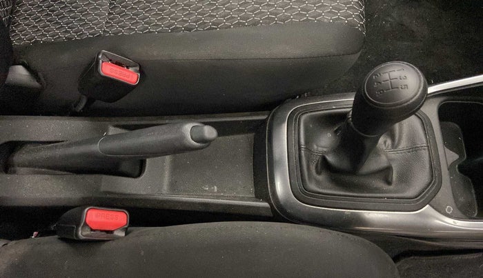 2023 Maruti IGNIS SIGMA 1.2, Petrol, Manual, 9,885 km, Gear Lever