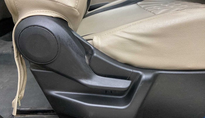 2021 Maruti New Wagon-R LXI CNG (O) 1.0, CNG, Manual, 27,917 km, Driver Side Adjustment Panel