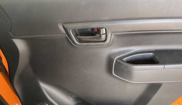 2019 Maruti S PRESSO VXI PLUS AMT, Petrol, Automatic, 42,876 km, Driver Side Door Panels Control