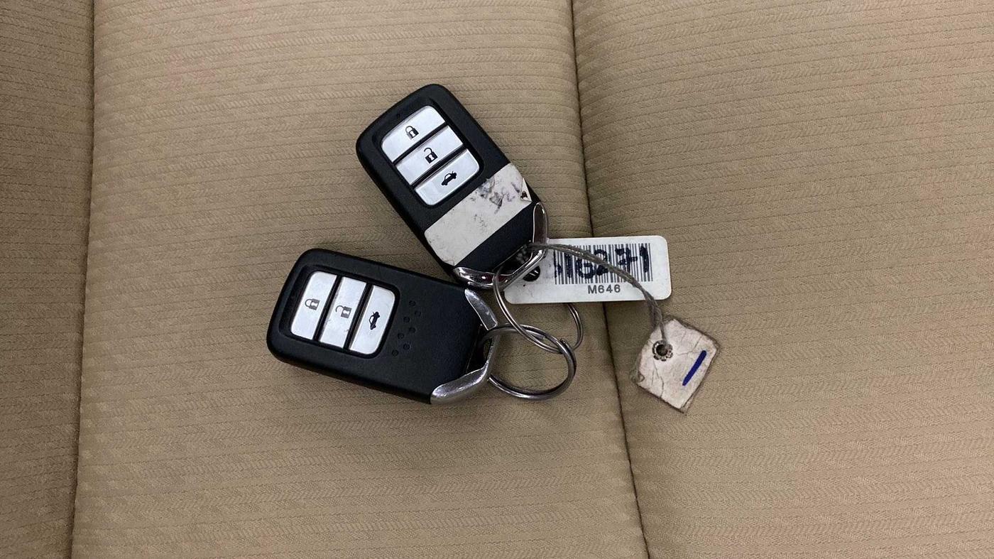 2018 Honda City 1.5L I-VTEC V MT, Petrol, Manual, 30,334 km, Key Close Up