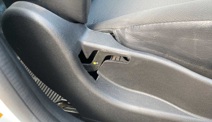 2018 Tata Tiago XT PETROL, Petrol, Manual, 18,118 km, Driver Side Adjustment Panel