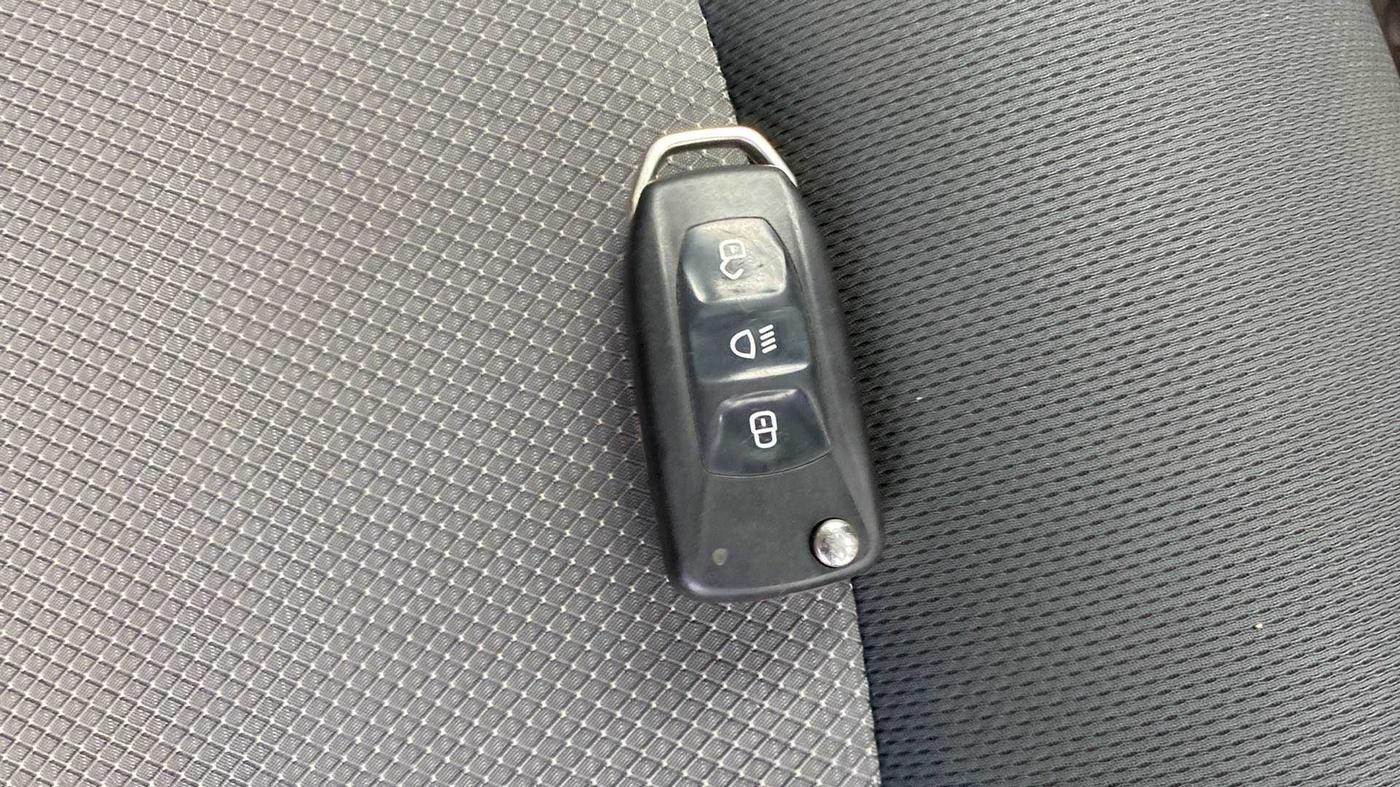 2018 Tata Tiago XT PETROL, Petrol, Manual, 18,118 km, Key Close Up