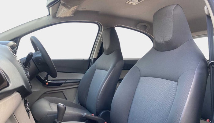 2018 Tata Tiago XT PETROL, Petrol, Manual, 18,118 km, Right Side Front Door Cabin