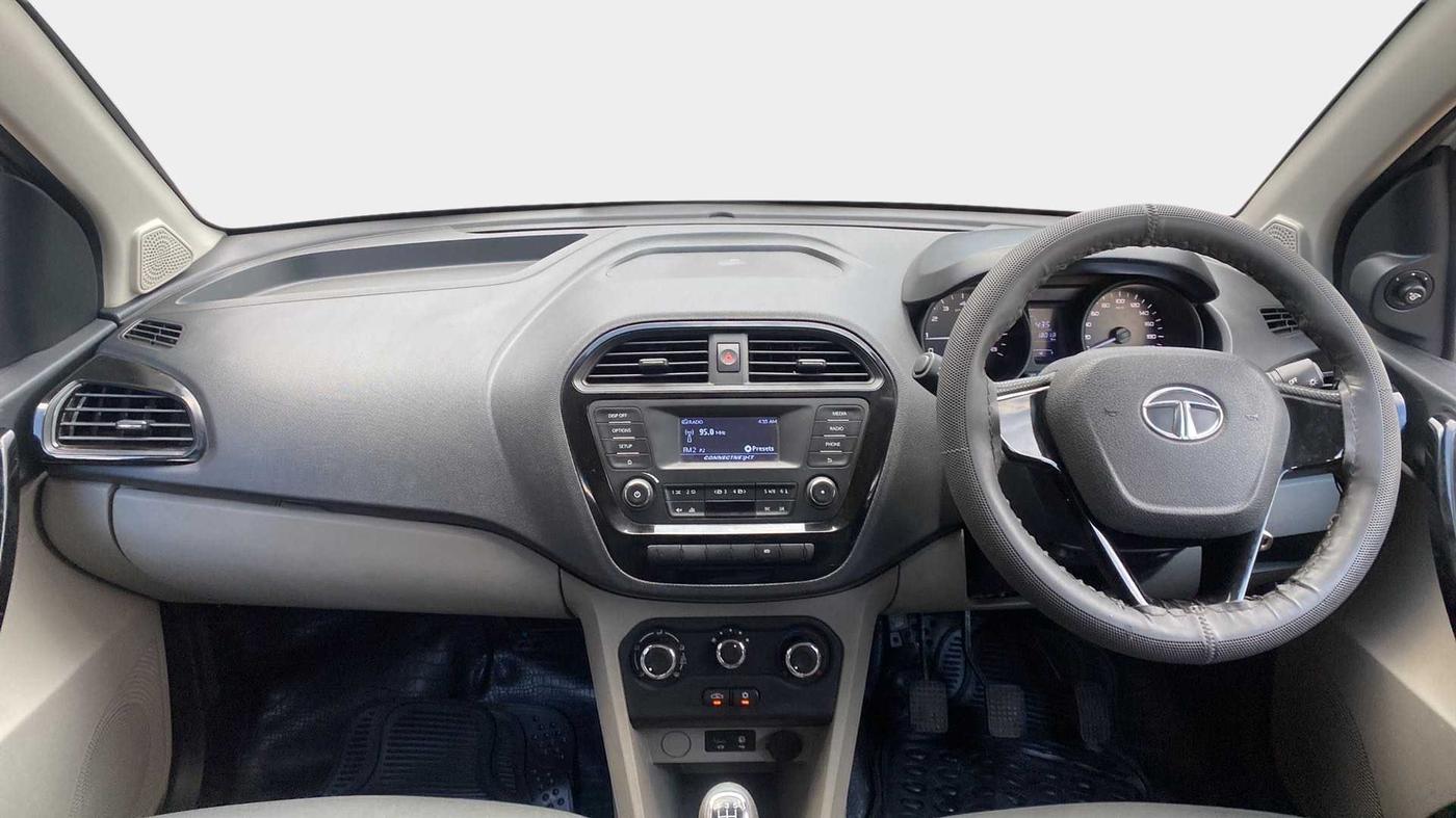 2018 Tata Tiago XT PETROL, Petrol, Manual, 18,118 km, Dashboard
