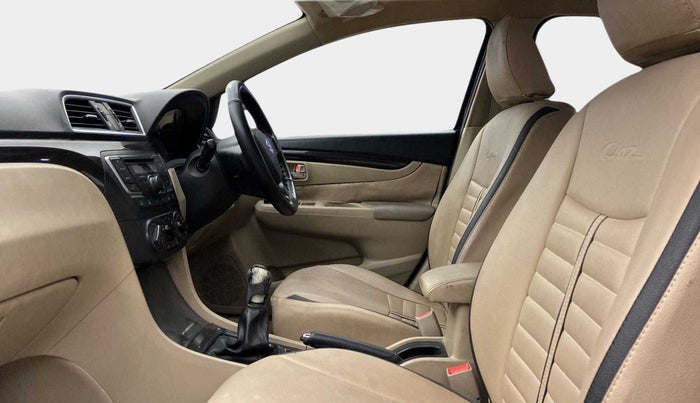 2016 Maruti Ciaz VXI, Petrol, Manual, 60,558 km, Right Side Front Door Cabin