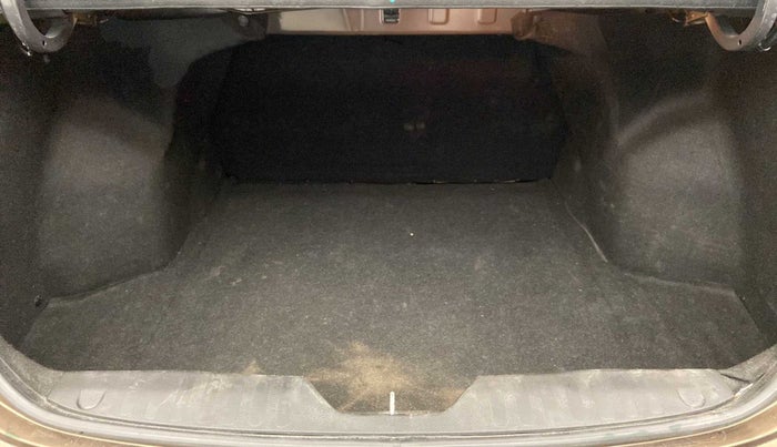 2016 Maruti Ciaz VXI, Petrol, Manual, 60,558 km, Boot Inside