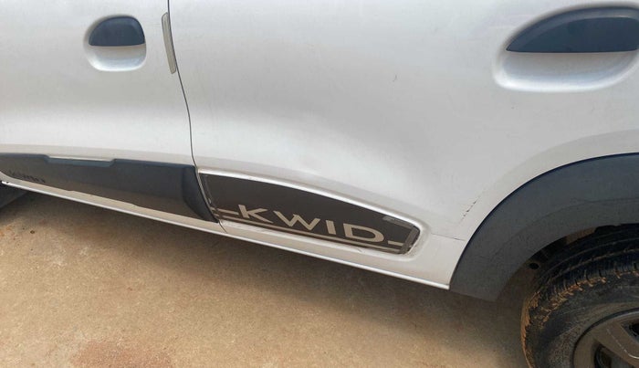 2019 Renault Kwid RXT 1.0 AMT (O), Petrol, Automatic, 23,998 km, Rear left door - Slightly dented