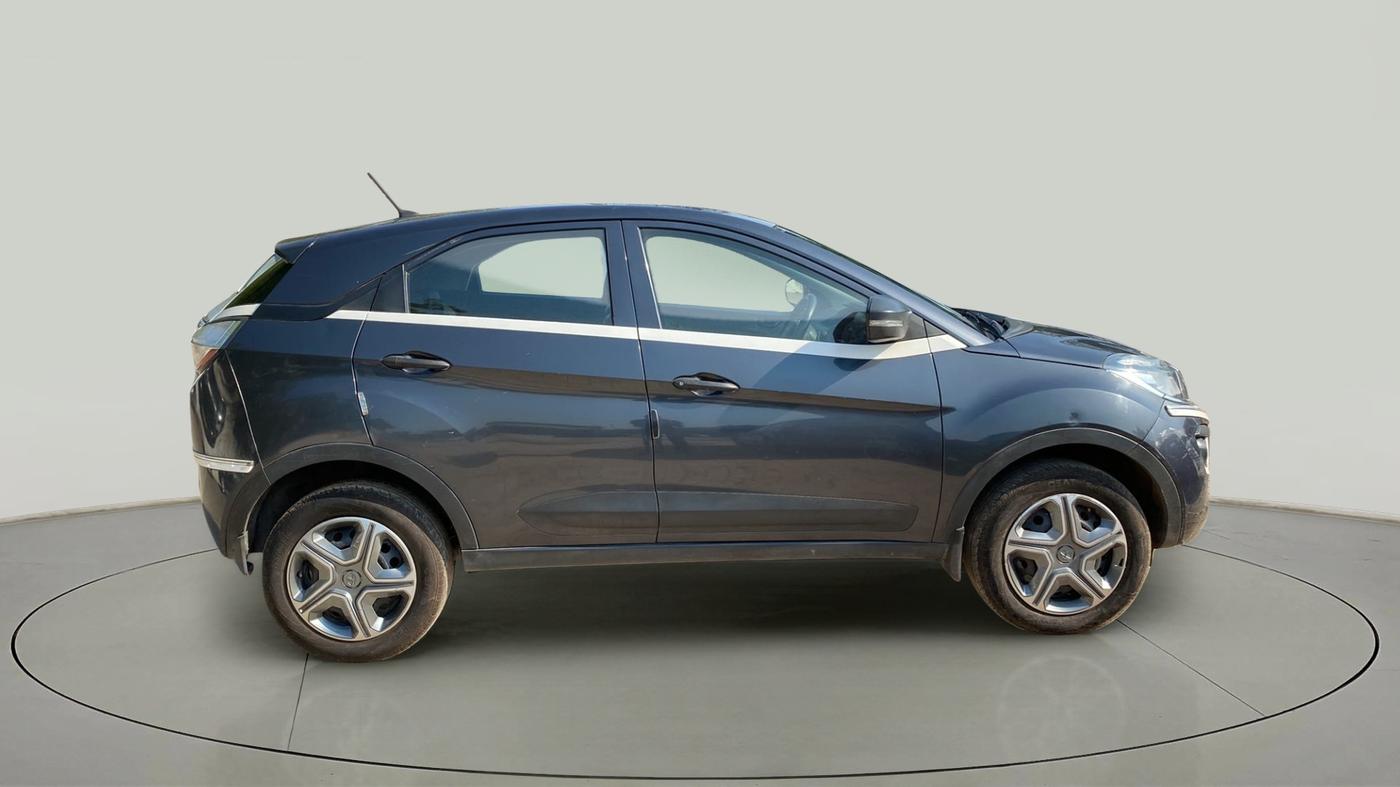 2018 Tata NEXON XM PETROL, Petrol, Manual, 86,222 km, Right Side View