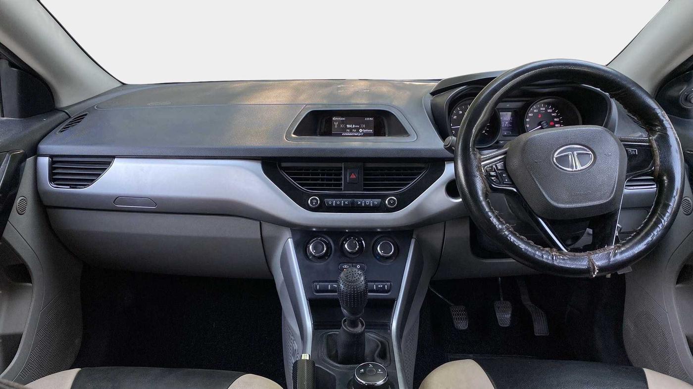 2018 Tata NEXON XM PETROL, Petrol, Manual, 86,222 km, Dashboard