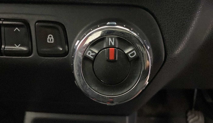 2016 Renault Kwid RXT 1.0 AMT (O), Petrol, Automatic, 96,619 km, Gear Lever