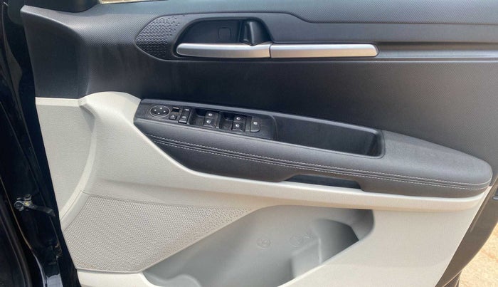 2022 KIA SONET HTX ANNIVERSARY EDITION 1.5, Diesel, Manual, 21,449 km, Driver Side Door Panels Control