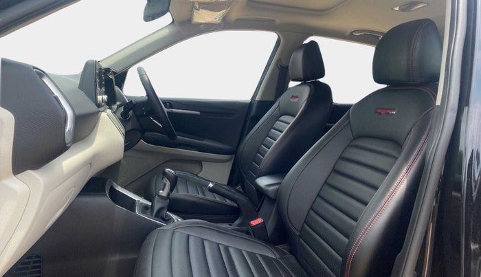 2022 KIA SONET HTX ANNIVERSARY EDITION 1.5, Diesel, Manual, 21,449 km, Right Side Front Door Cabin