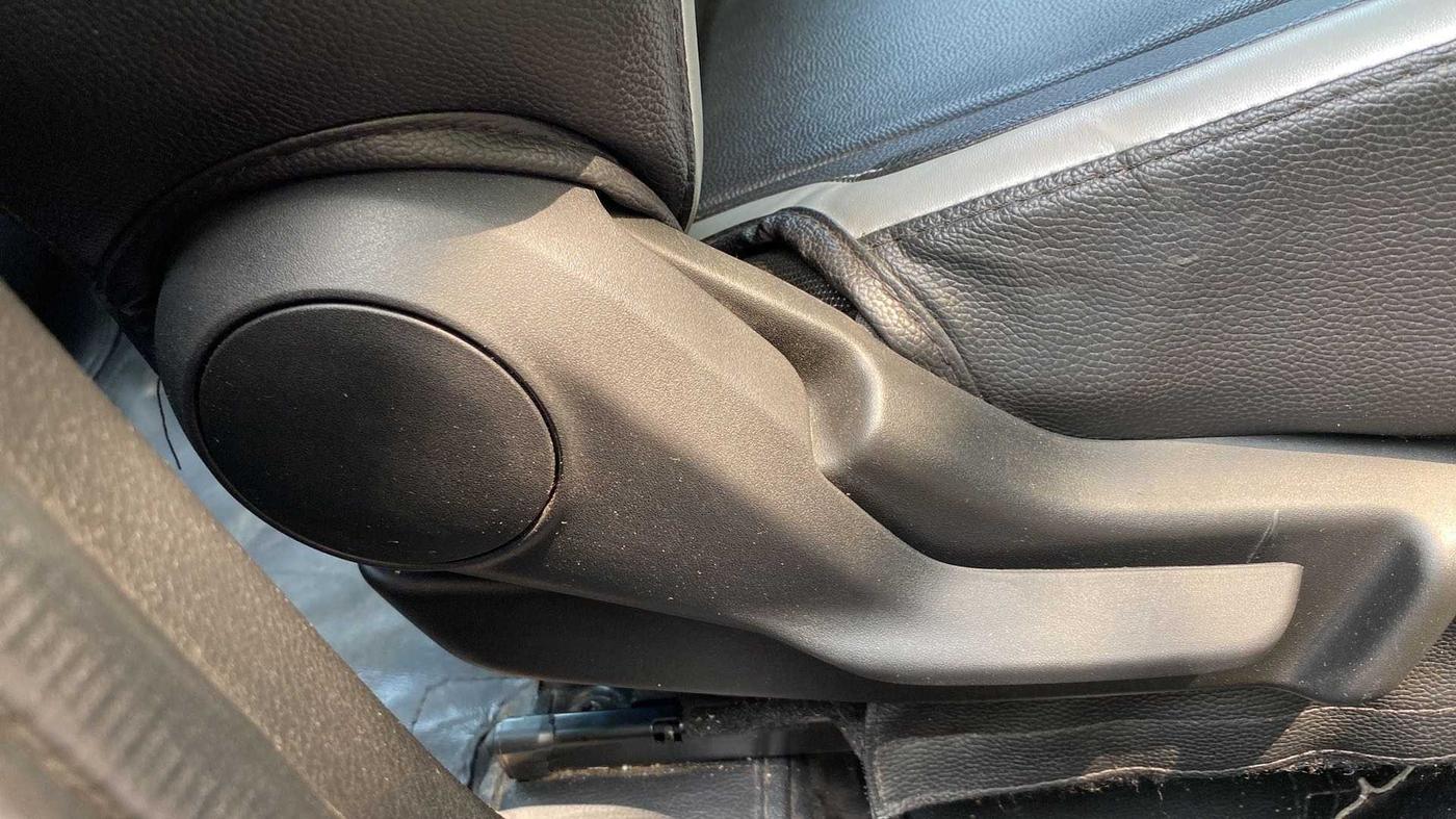 2021 Maruti Baleno DELTA PETROL 1.2, Petrol, Manual, 20,241 km, Driver Side Adjustment Panel