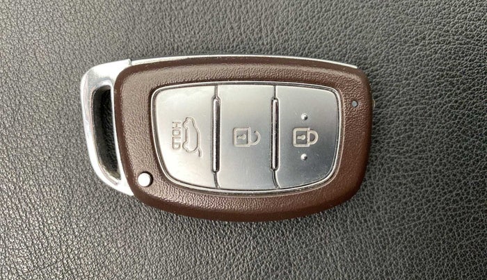 2018 Hyundai Creta SX AT 1.6 DIESEL, Diesel, Automatic, 69,700 km, Key Close Up