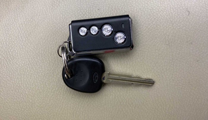 2016 Hyundai Eon ERA +, Petrol, Manual, 53,342 km, Key Close Up