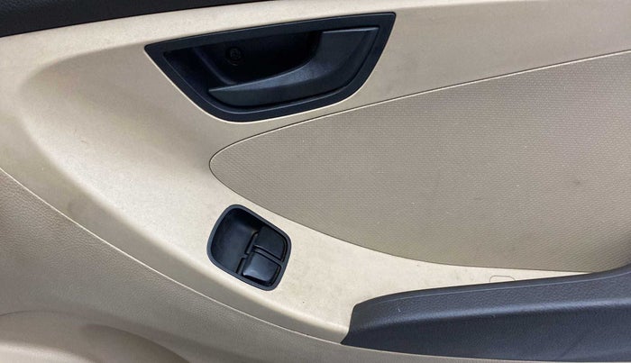 2016 Hyundai Eon ERA +, Petrol, Manual, 53,342 km, Driver Side Door Panels Control