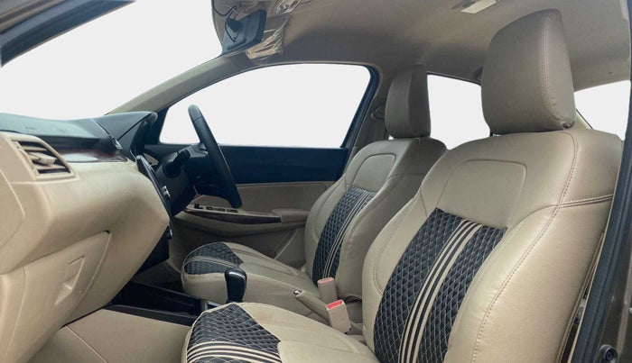 2019 Maruti Dzire ZXI AMT, Petrol, Automatic, 28,533 km, Right Side Front Door Cabin