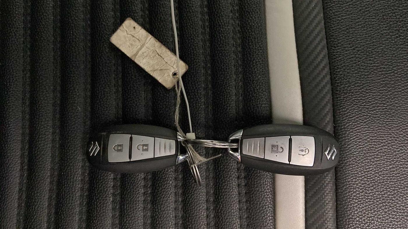 2017 Maruti Baleno ZETA PETROL 1.2, Petrol, Manual, 29,508 km, Key Close Up