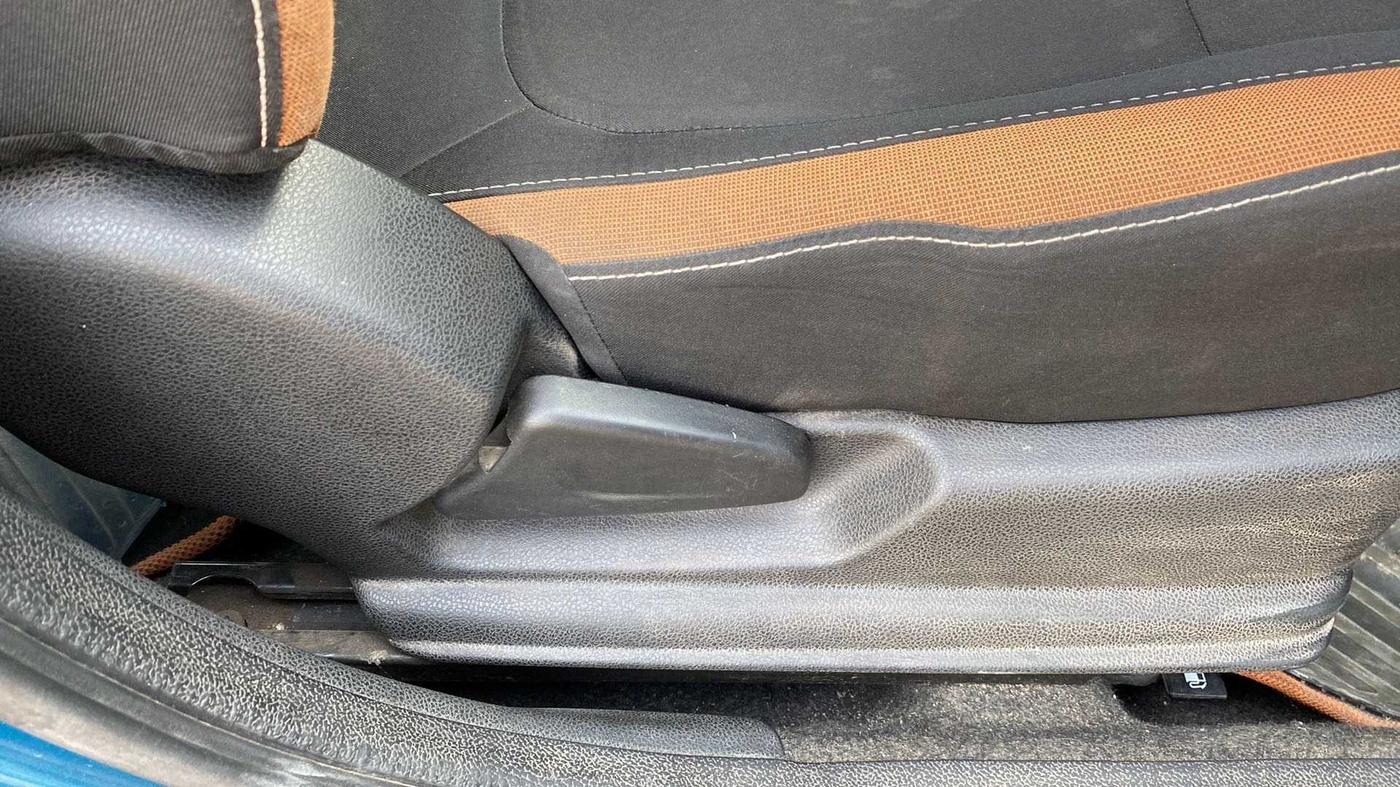 2019 Renault Kwid CLIMBER 1.0 (O), Petrol, Manual, 19,853 km, Driver Side Adjustment Panel