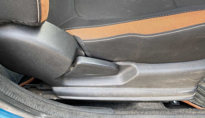 2019 Renault Kwid CLIMBER 1.0 (O), Petrol, Manual, 19,853 km, Driver Side Adjustment Panel