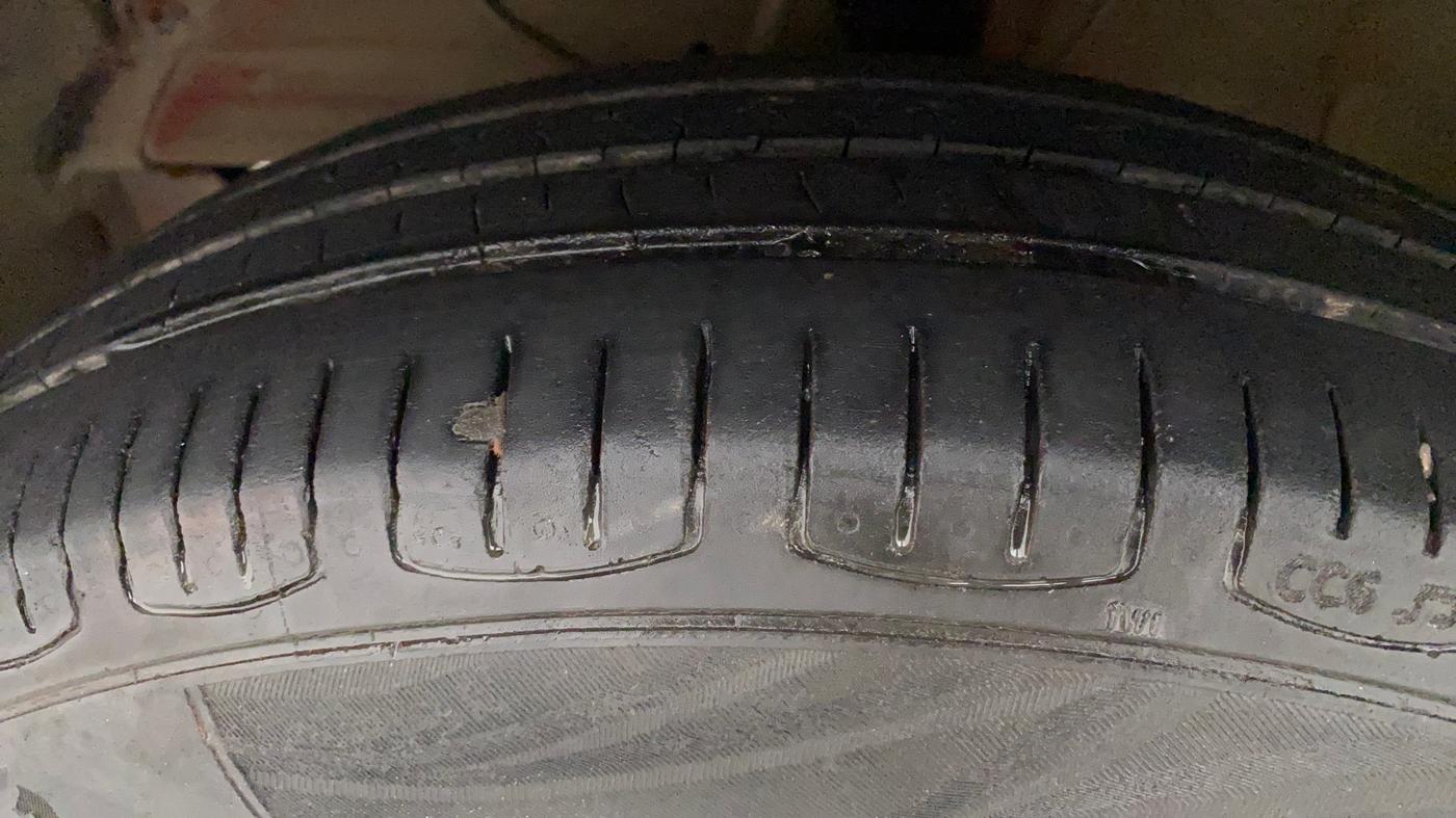 2018 Maruti Swift VDI AMT, Diesel, Automatic, 95,048 km, Left Front Tyre Tread