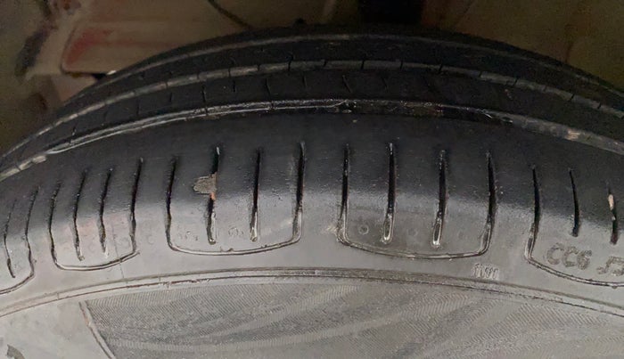 2018 Maruti Swift VDI AMT, Diesel, Automatic, 95,048 km, Left Front Tyre Tread