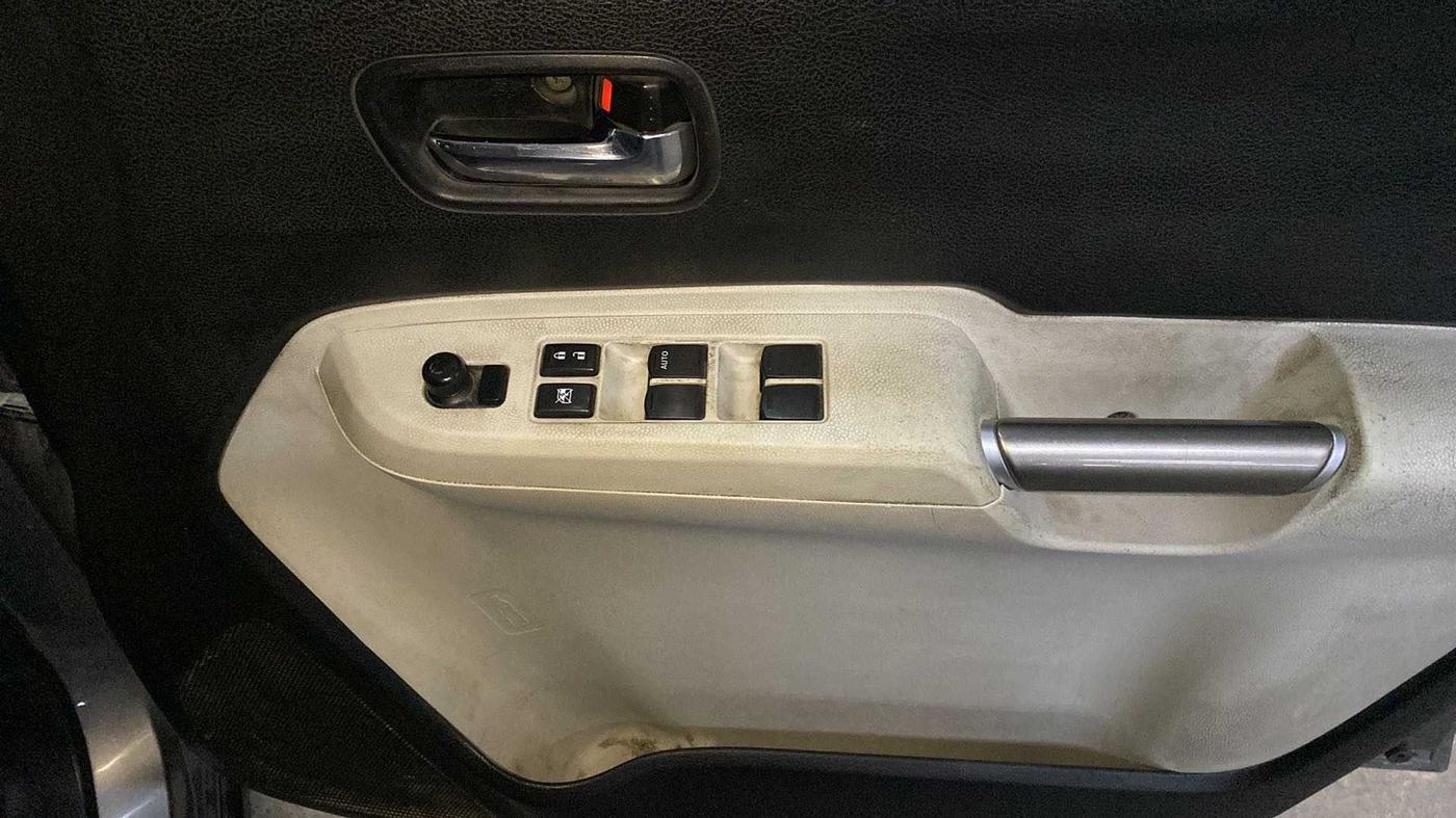 2018 Maruti IGNIS ZETA 1.2, Petrol, Manual, 42,458 km, Driver Side Door Panels Control