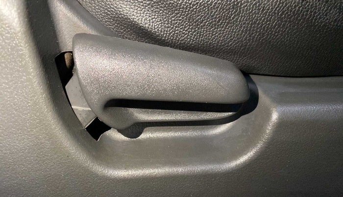 2012 Maruti Wagon R 1.0 LXI, Petrol, Manual, 50,398 km, Driver Side Adjustment Panel