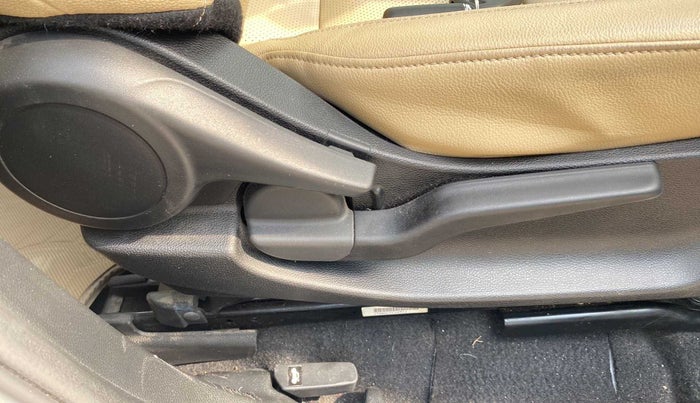2021 Honda City 1.5L I-VTEC ZX CVT, Petrol, Automatic, 43,240 km, Driver Side Adjustment Panel