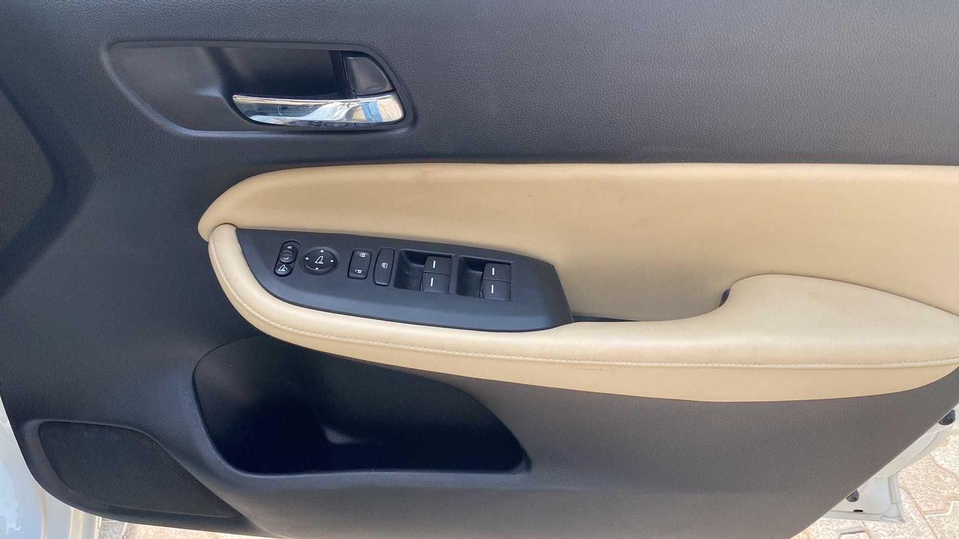 2021 Honda City 1.5L I-VTEC ZX CVT, Petrol, Automatic, 43,240 km, Driver Side Door Panels Control
