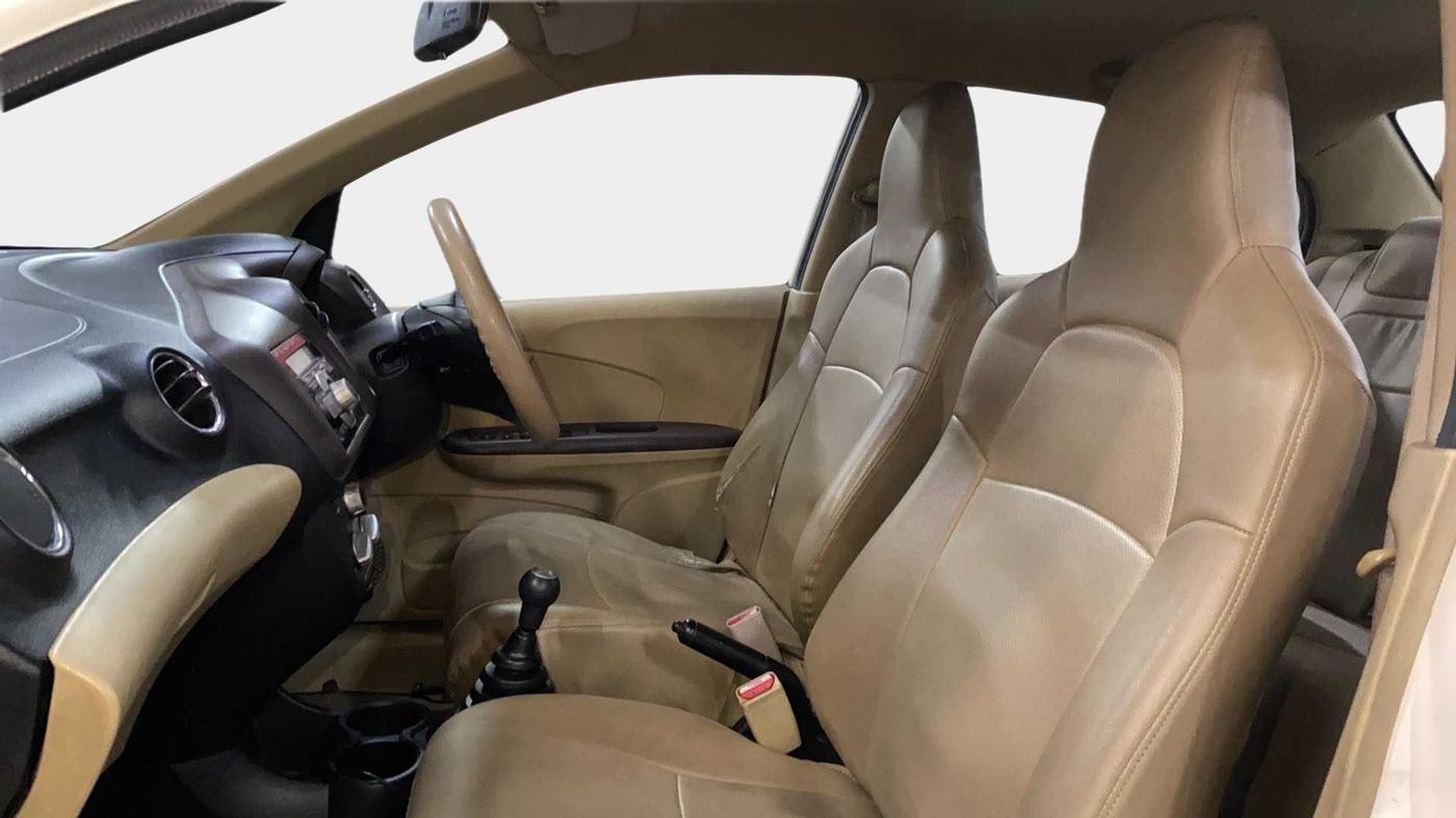 2013 Honda Amaze 1.2L I-VTEC S, Petrol, Manual, 1,00,006 km, Right Side Front Door Cabin