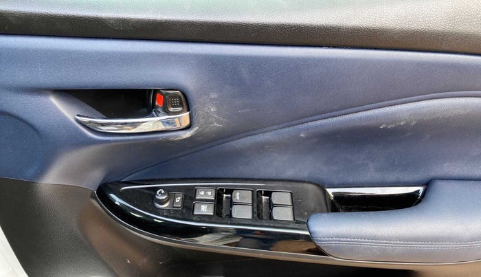 2023 Maruti Baleno ALPHA 1.2 AGS, Petrol, Automatic, 16,804 km, Driver Side Door Panels Control