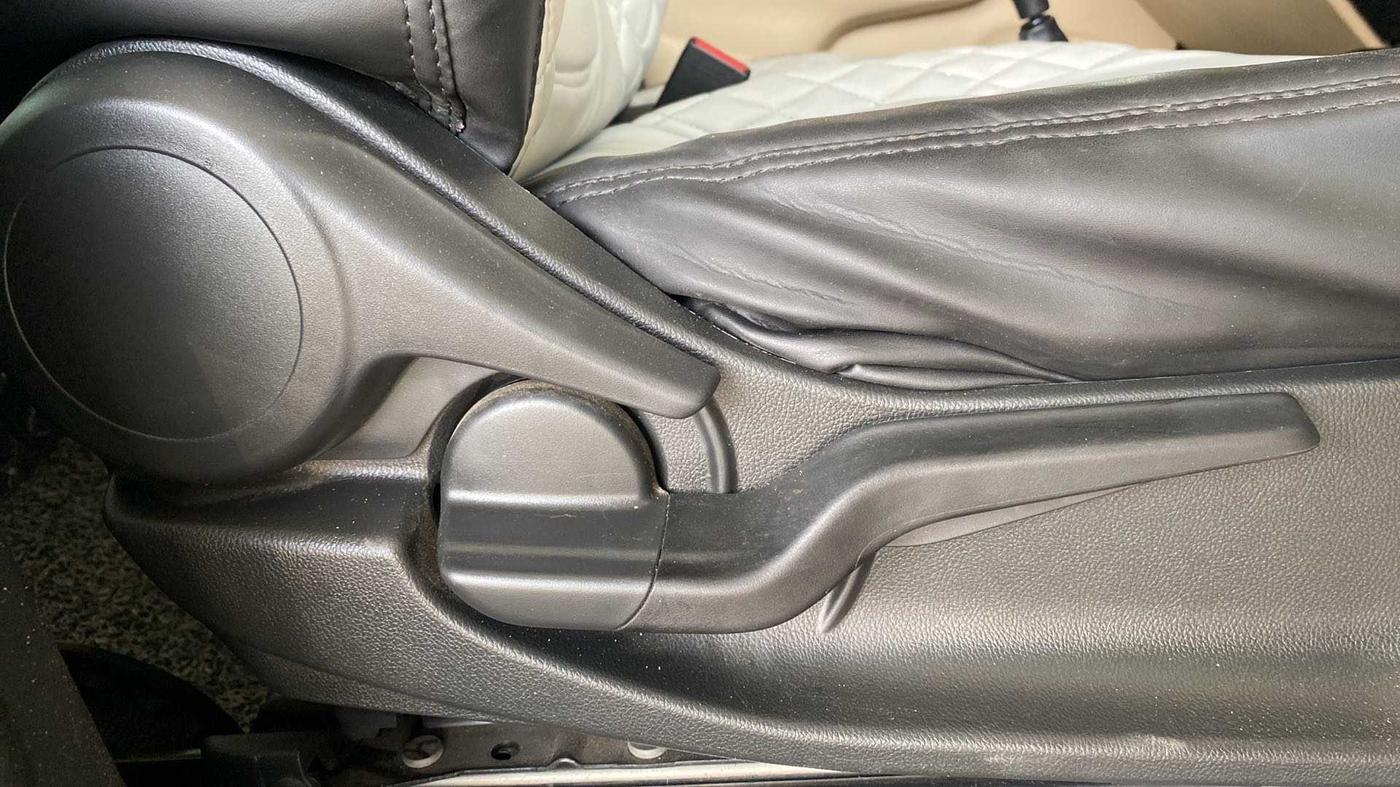 2022 Honda Amaze 1.2L I-VTEC S CVT, Petrol, Automatic, 17,110 km, Driver Side Adjustment Panel