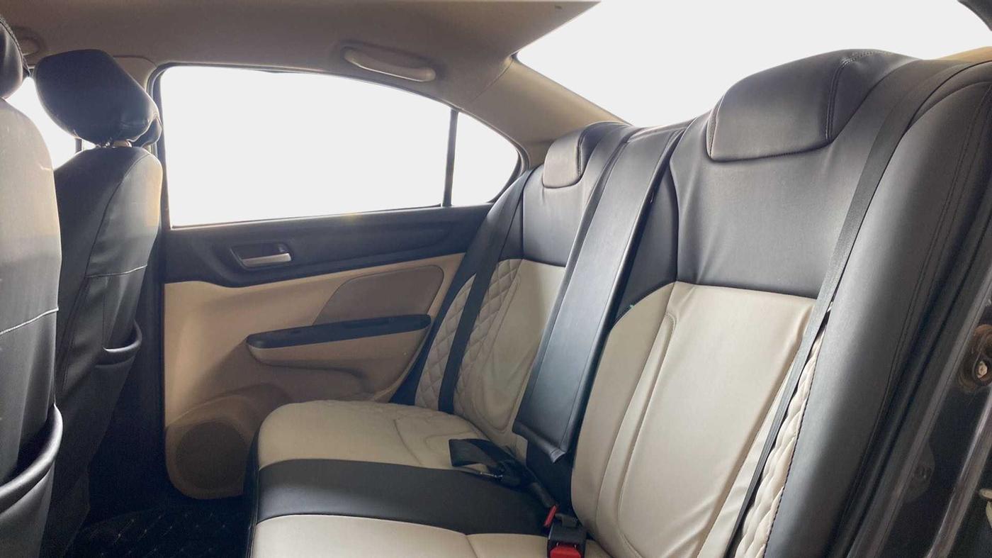 2022 Honda Amaze 1.2L I-VTEC S CVT, Petrol, Automatic, 17,110 km, Right Side Rear Door Cabin