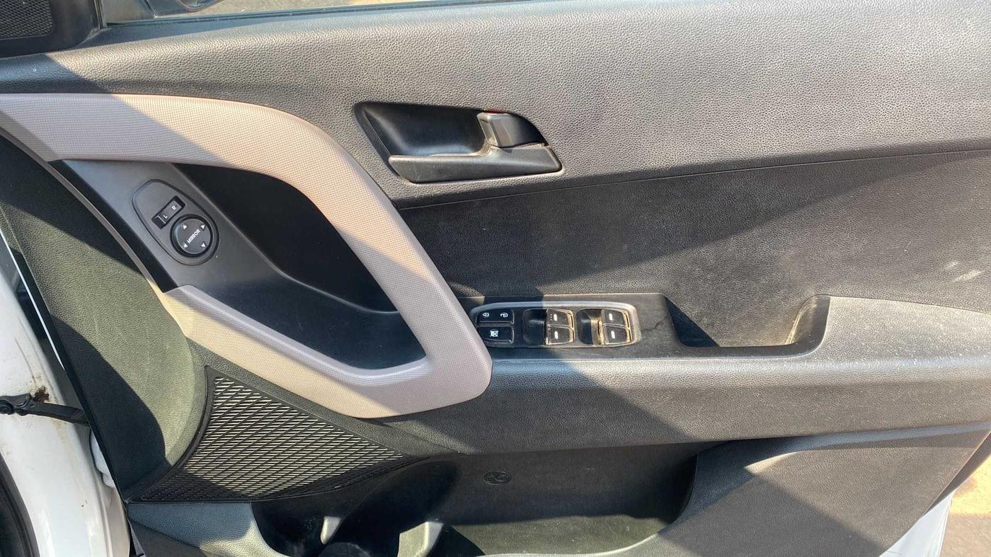 2018 Hyundai Creta E PLUS 1.6 PETROL, Petrol, Manual, 58,009 km, Driver Side Door Panels Control