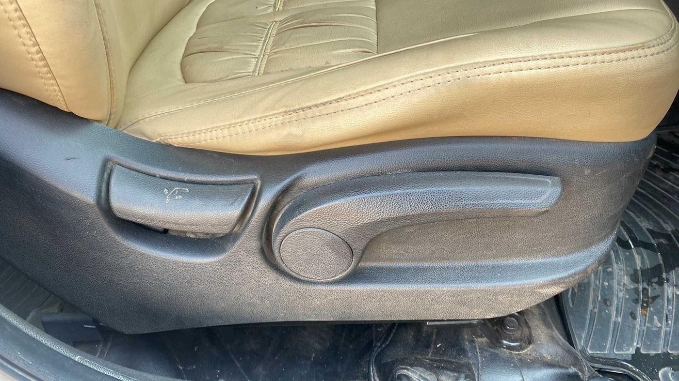 2018 Hyundai Creta E PLUS 1.6 PETROL, Petrol, Manual, 58,009 km, Driver Side Adjustment Panel