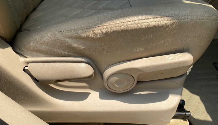 2017 Maruti Ertiga ZDI + SHVS, Diesel, Manual, 99,767 km, Driver Side Adjustment Panel