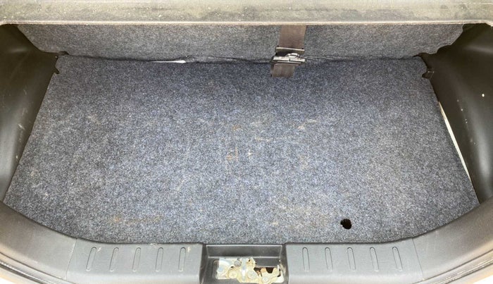 2022 Maruti Alto VXI, Petrol, Manual, 13,264 km, Boot Inside