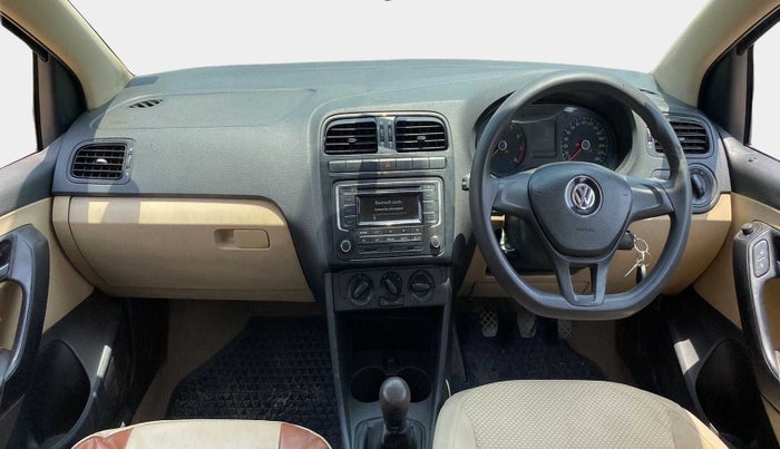 2017 Volkswagen Ameo COMFORTLINE 1.2L, Petrol, Manual, 95,401 km, Dashboard