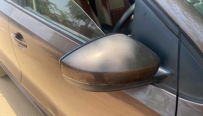 2017 Volkswagen Ameo COMFORTLINE 1.2L, Petrol, Manual, 95,401 km, Right rear-view mirror - Mirror motor not working