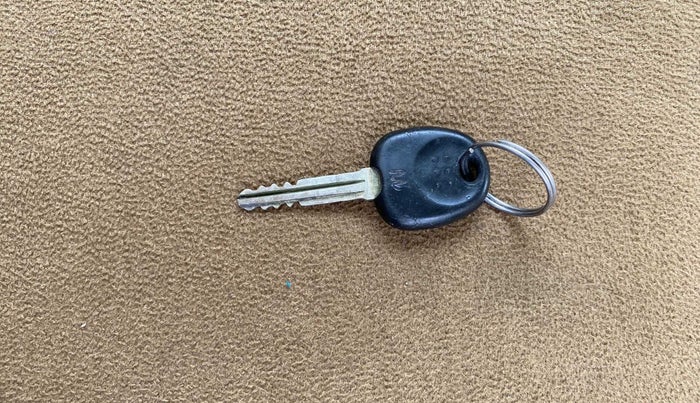 2011 Hyundai i10 MAGNA 1.1, Petrol, Manual, 27,109 km, Key Close Up