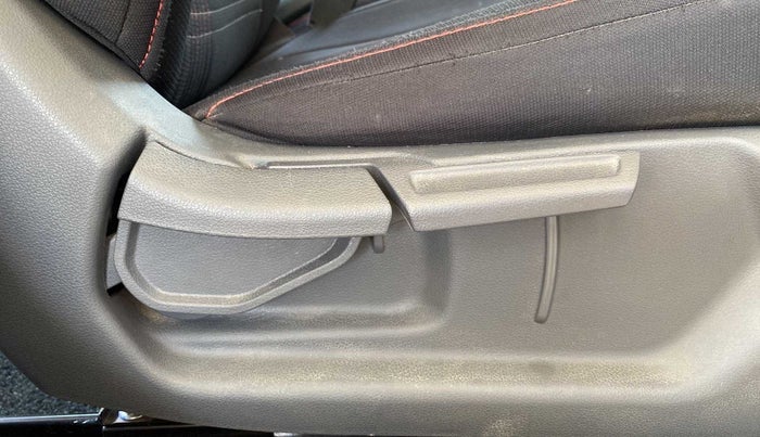 2022 Hyundai GRAND I10 NIOS SPORTZ 1.2 KAPPA VTVT, Petrol, Manual, 10,205 km, Driver Side Adjustment Panel