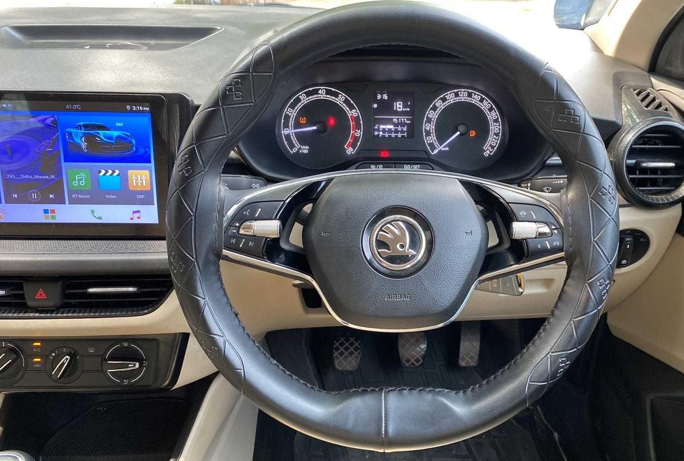 2023 Skoda SLAVIA ACTIVE 1.0L TSI MT, Petrol, Manual, 16,418 km, Steering Wheel Close Up