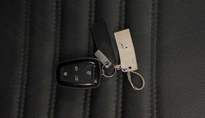 2019 Tata NEXON XZ PLUS PETROL, Petrol, Manual, 68,269 km, Key Close Up