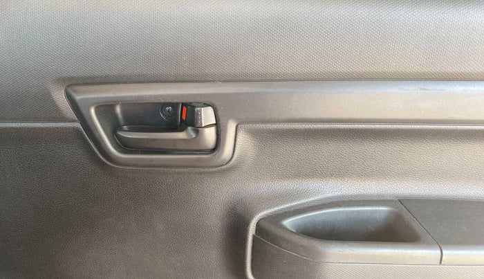 2019 Maruti S PRESSO VXI+, Petrol, Manual, 23,133 km, Driver Side Door Panels Control