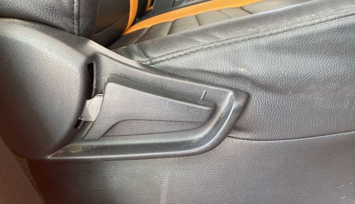 2019 Maruti S PRESSO VXI+, Petrol, Manual, 23,133 km, Driver Side Adjustment Panel
